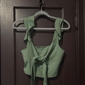 Chic Green Tie-Front Crop Top